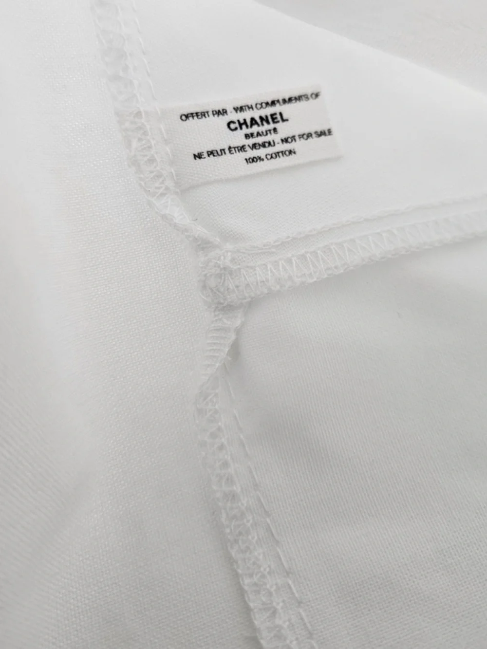 Chanel drawstring bag - Picture 3 of 4
